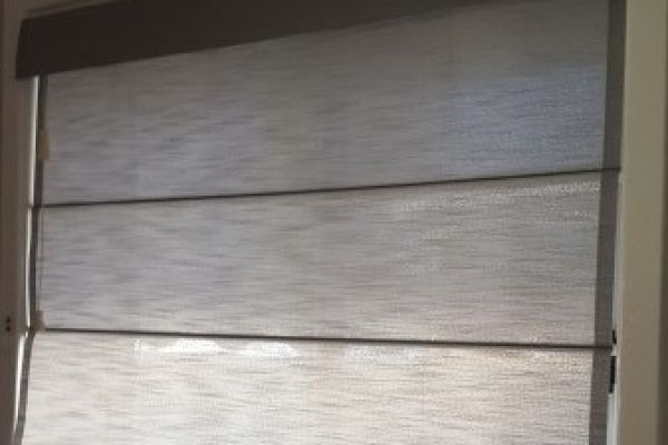 roman-blindD590B8F8-39E5-45E6-4FF2-D1506D3BBCE6.jpg