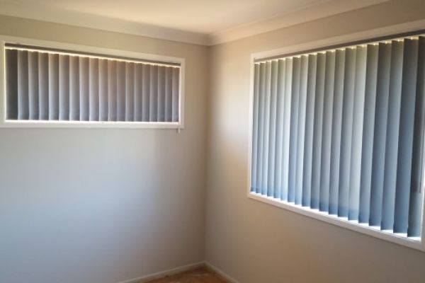 vertical-blinds-ellegance-pewterDBA5BD5D-D994-0BFB-9B3B-85052F162297.jpg