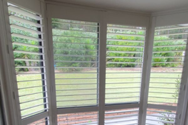 plantation-shutters-bay-window5F37D4E4-9644-FFE1-EAC8-4BBBB8D7B934.jpg